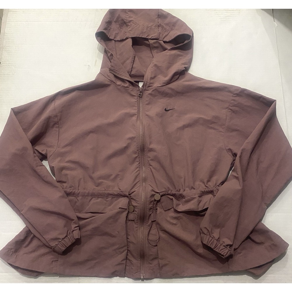 Nike Women's Sportswear Everything Woven Oversized Jacket. Small